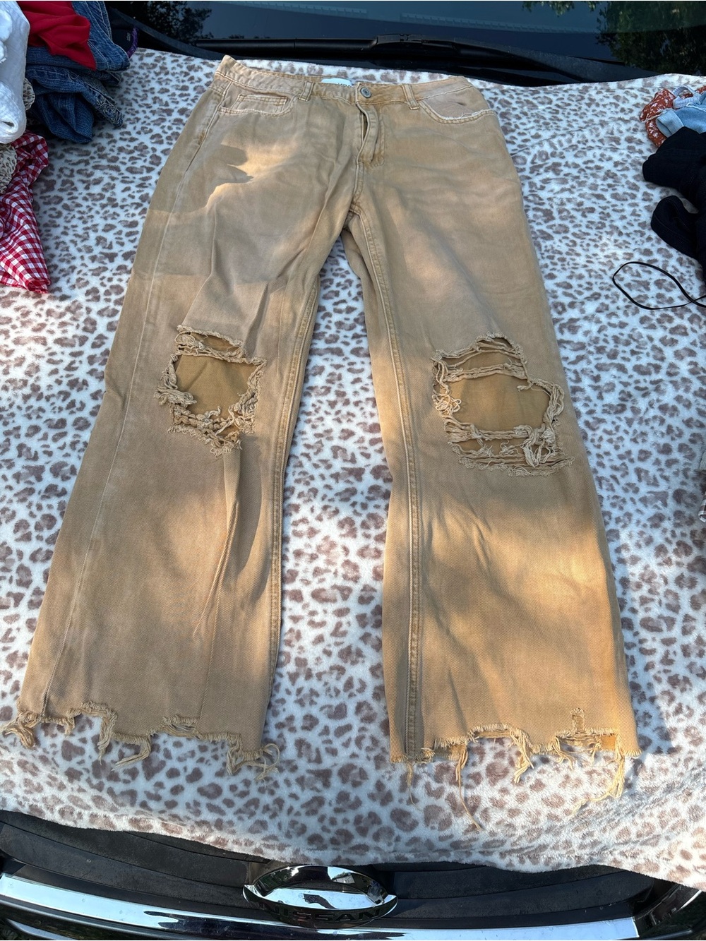 Vervet Size 28 Distressed Women's Jeans Tan Ripped Straight Leg